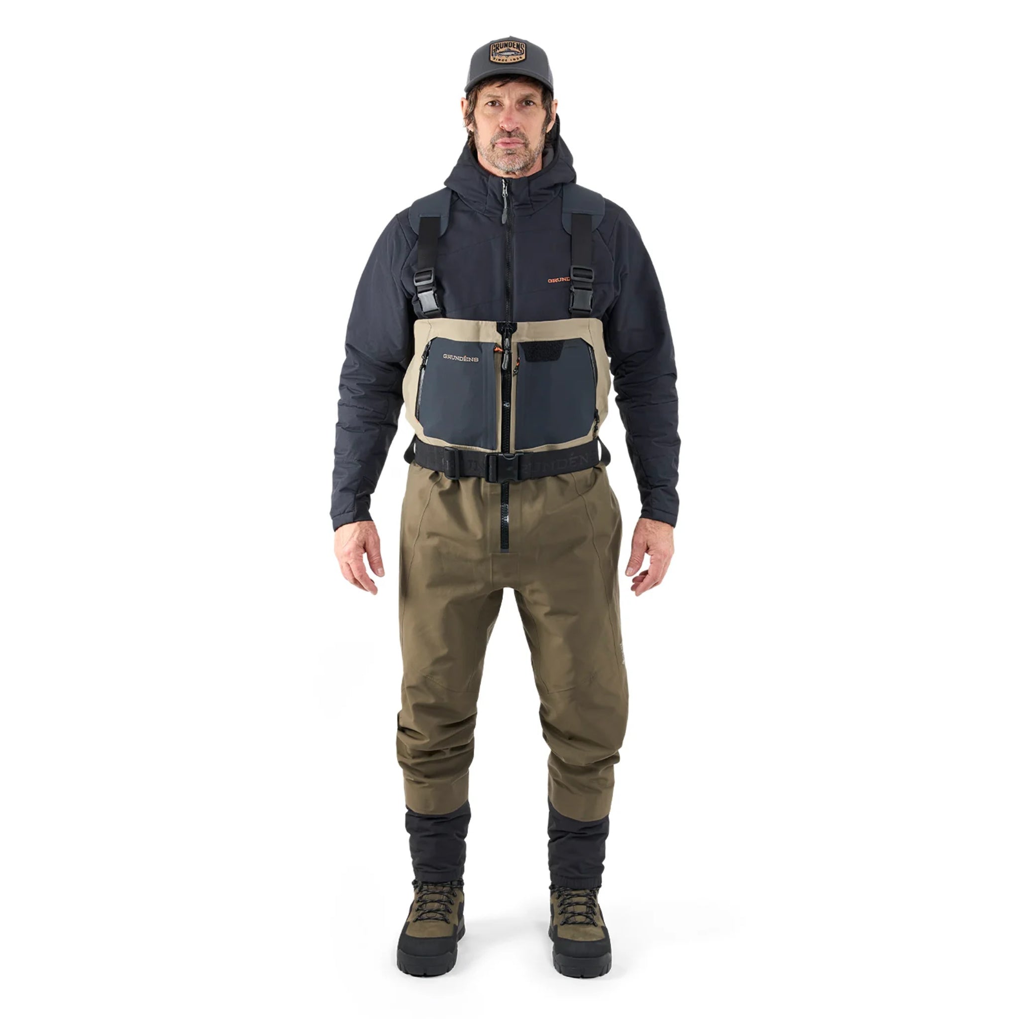 Grundéns Boundary Zip Wader – predný pohľad na reálne nosené nohavice