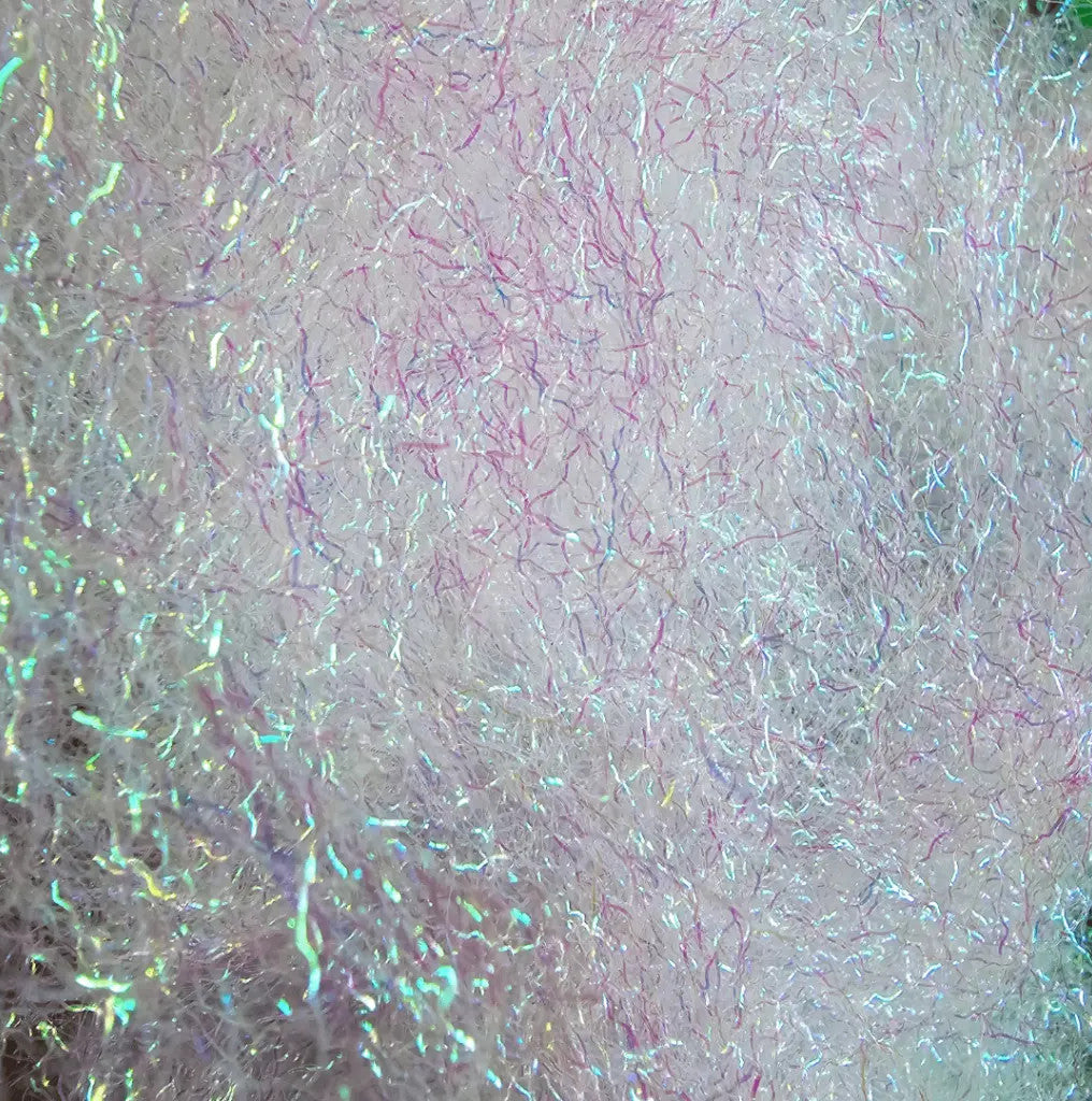 Pearl – Kindale Crimp Ice Dubbing in Pearl, soft iridescent pearly fibres close-up