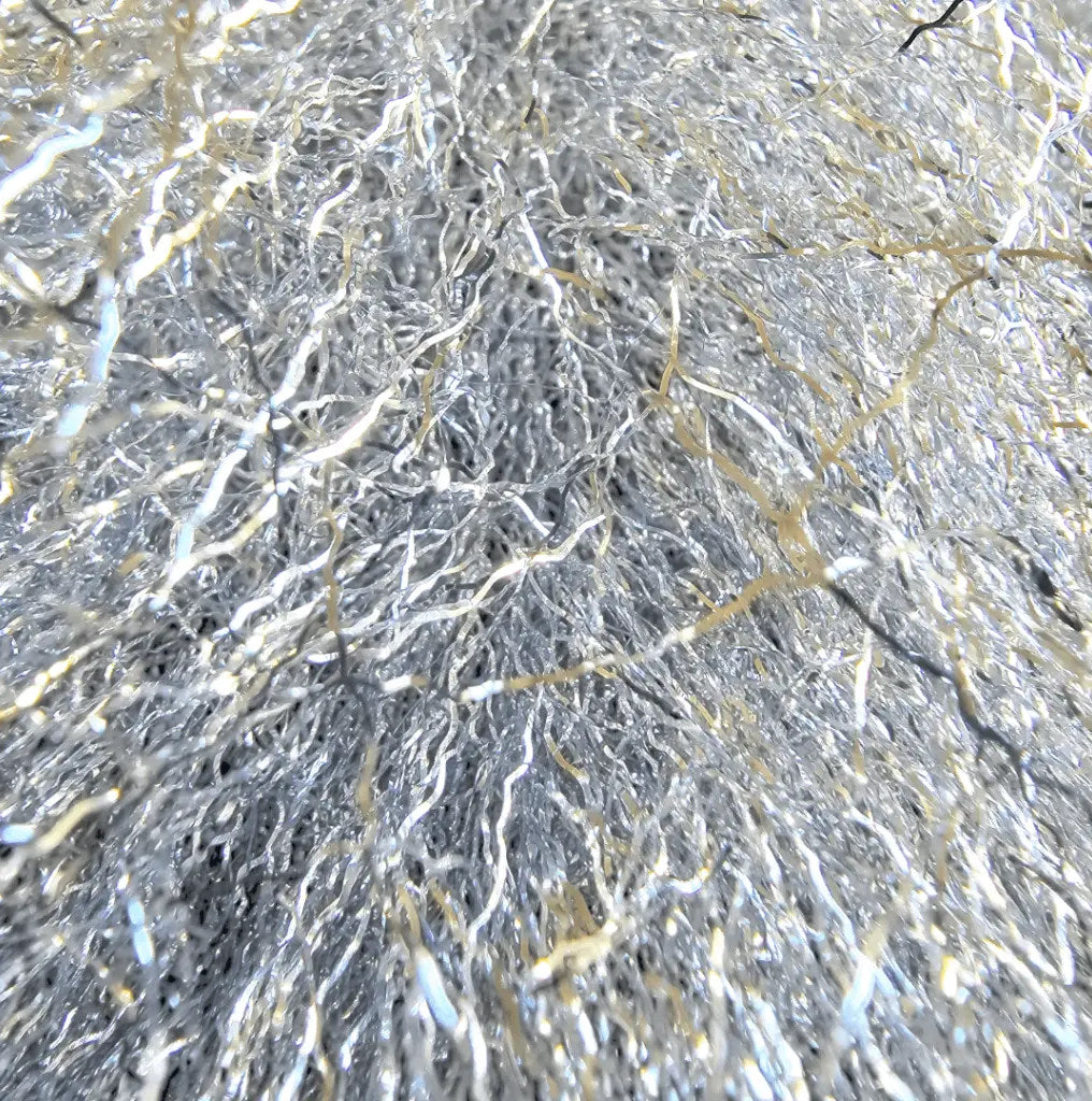 Silver – Kindale Crimp Ice Dubbing in Silver, strong metallic flash dubbing detail