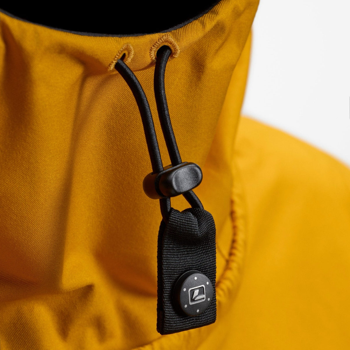 LOOP Anorak Warm Yellow hood adjuster detail