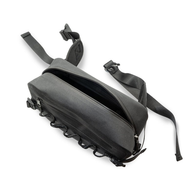 Mustad Tactical Pack – čierna taška na opasok. Pohľad do vnútra.