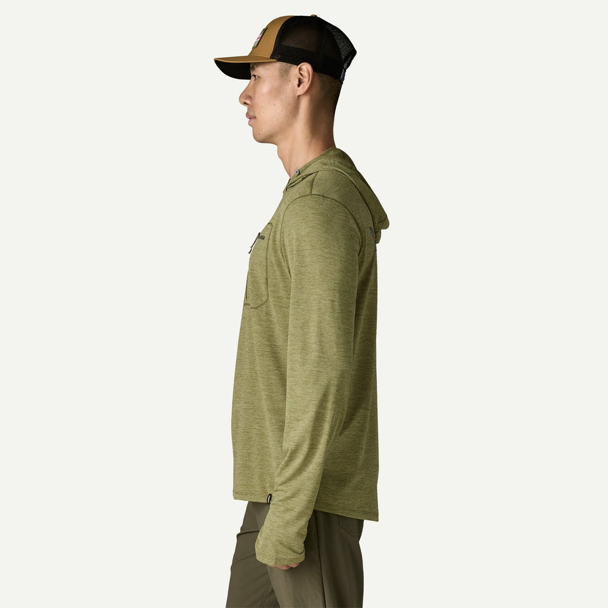 Patagonia M’s Capilene Cool Sun Hoody Fitz Roy Trout CGBX – side view on model