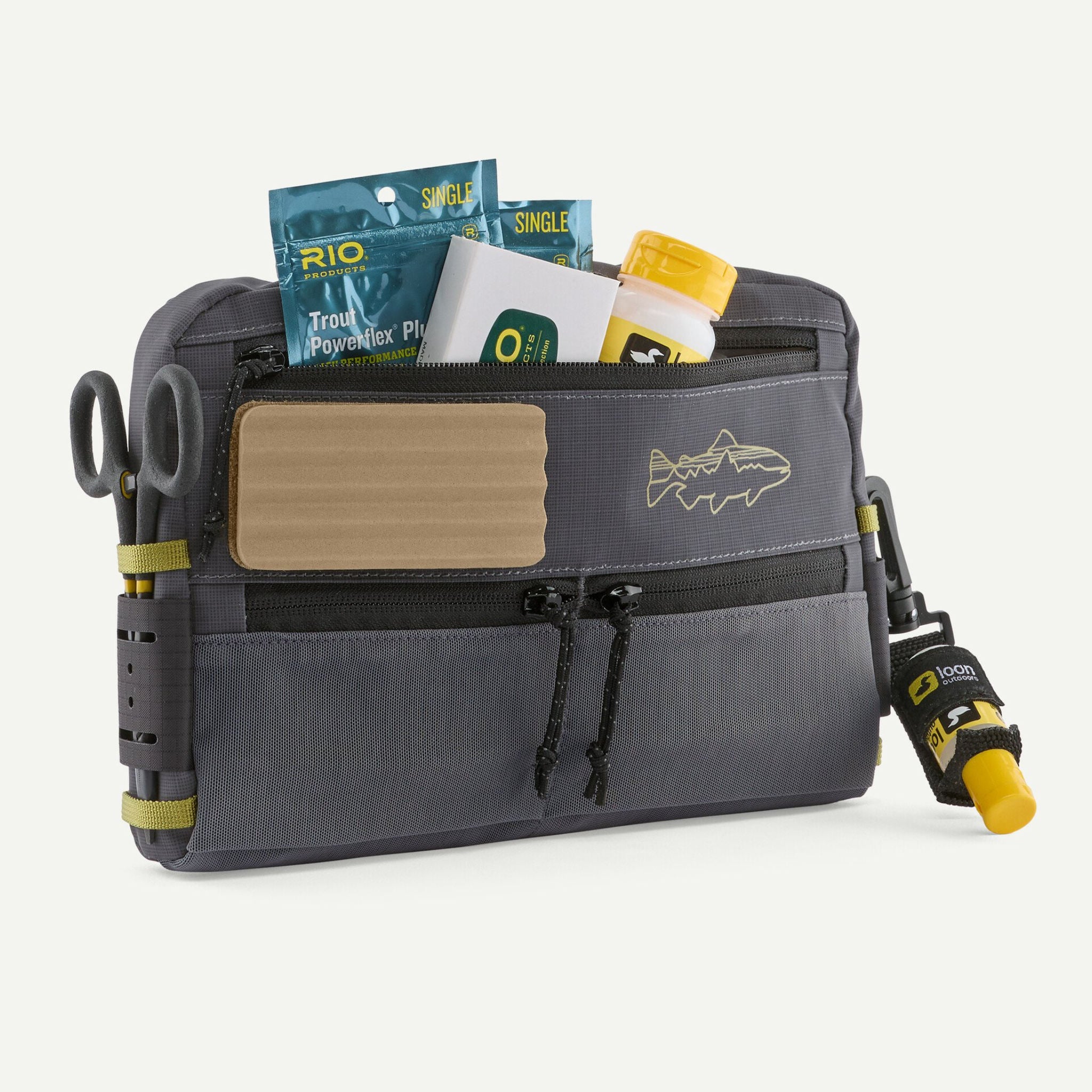 Patagonia Stealth Switch Fishing Pack 3L Forge Grey s muškárskou výbavou a príslušenstvom