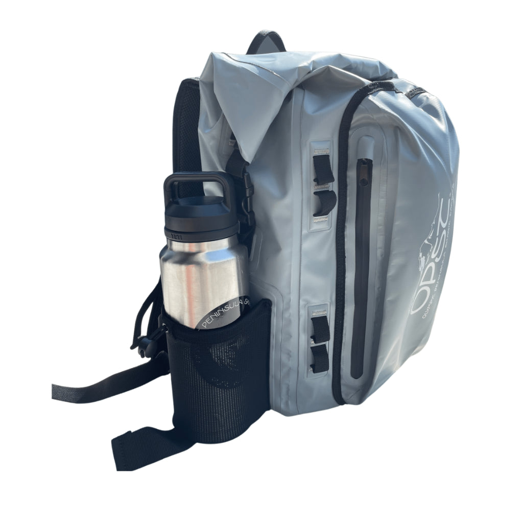 Bočná kapsa OPST Rainforest Waterproof Backpack s vloženou fľašou na vodu